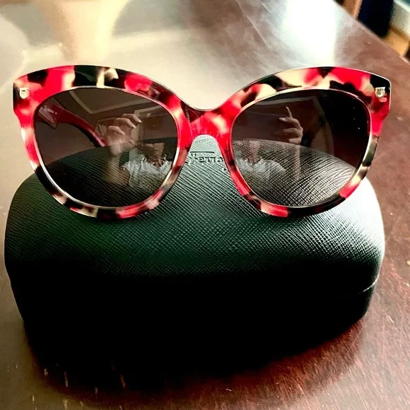 Salvatore Ferragamo Red/Black/Gold Tortoiseshell oversized Sunglasses - Picture 1 of 15